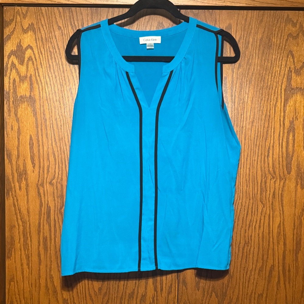 Calvin Klein Women's Blue Sleeveless Blouse